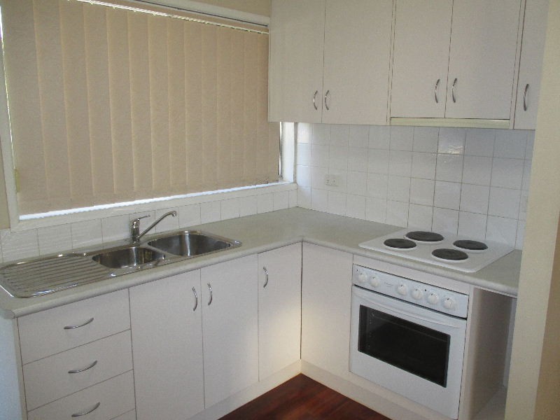 3/12 Robbies Avenue, Carina QLD 4152