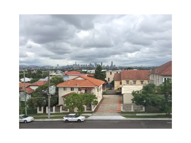 10/223 Cavendish Road, Coorparoo QLD 4151