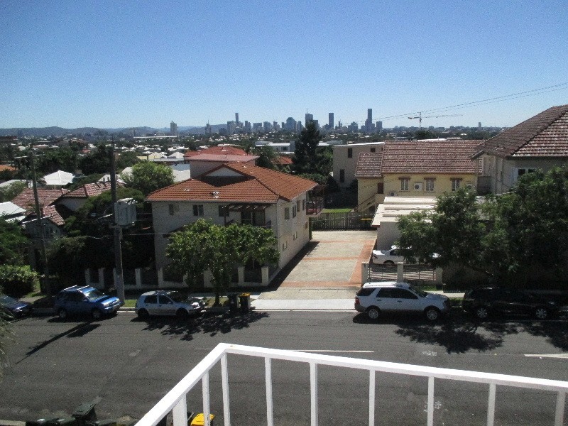 10/223 Cavendish Road, Coorparoo QLD 4151