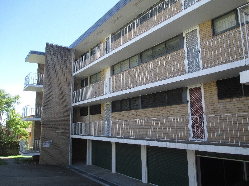 10/223 Cavendish Road, Coorparoo QLD 4151