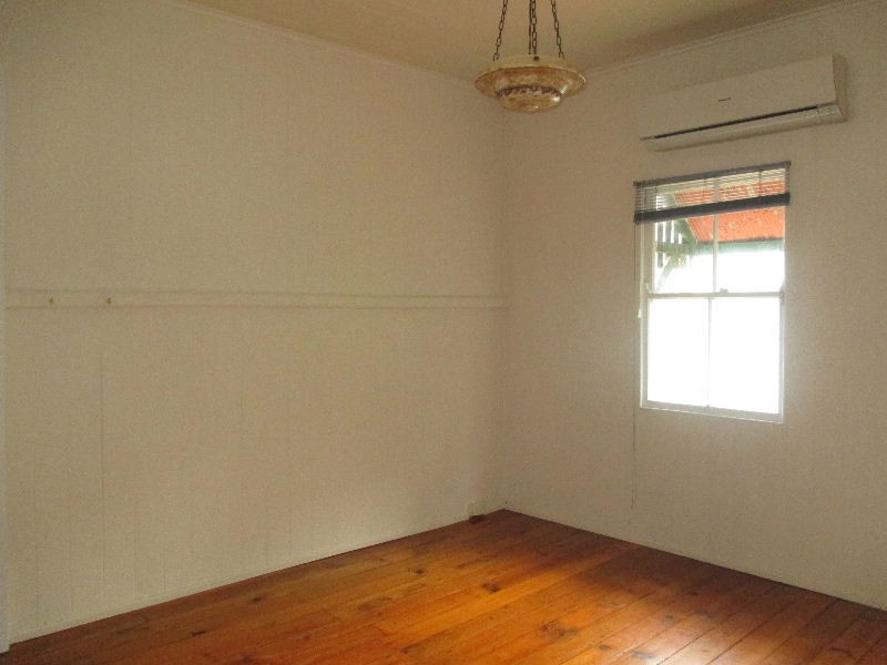 139 Temple Street, Coorparoo QLD 4151