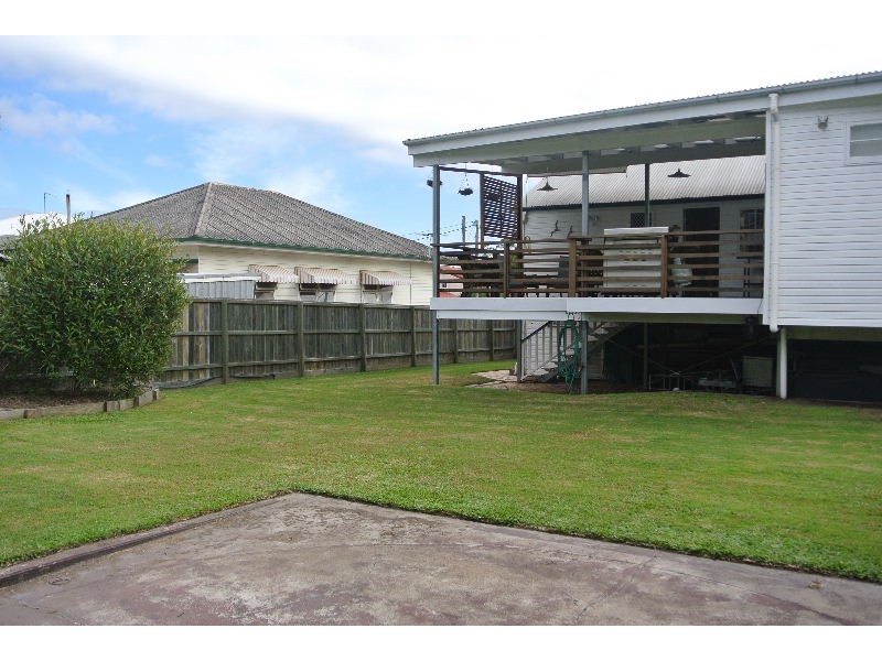 10 Worthing Street, Wynnum QLD 4178