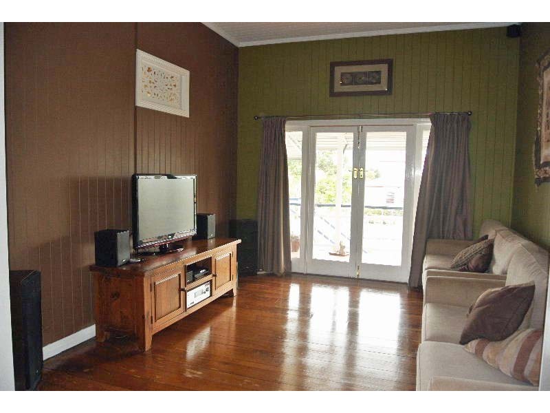 10 Worthing Street, Wynnum QLD 4178