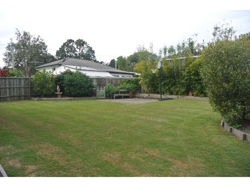 10 Worthing Street, Wynnum QLD 4178