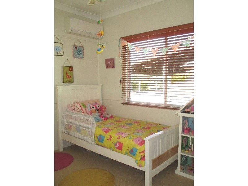 15 Chesney Street, Carina QLD 4152