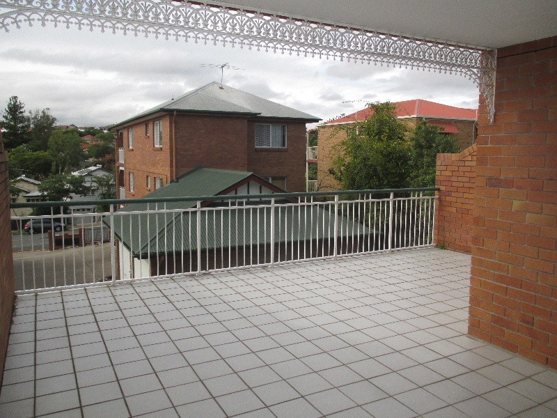 8/102 Pembroke Road, Coorparoo QLD 4151