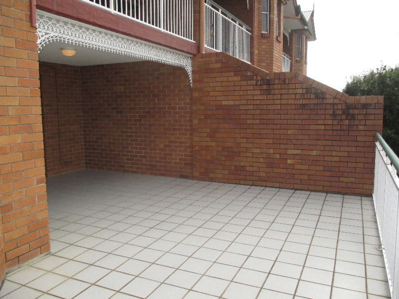 8/102 Pembroke Road, Coorparoo QLD 4151