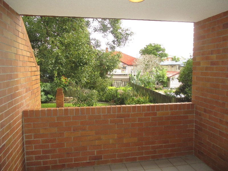 8/102 Pembroke Road, Coorparoo QLD 4151