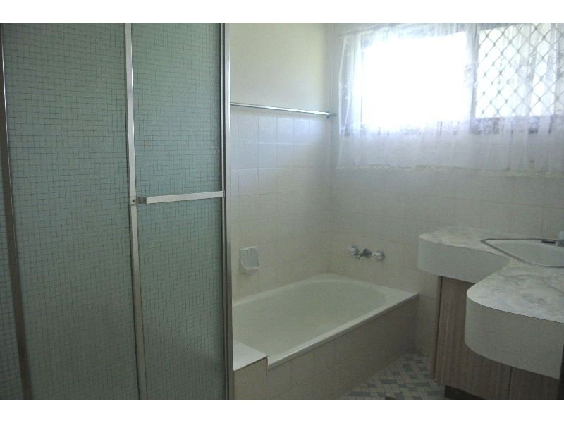 12 Modred Street, Carindale QLD 4152