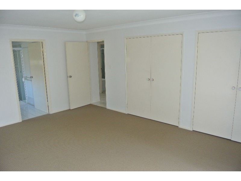 10 Kirkpatrick Street, Tingalpa QLD 4173