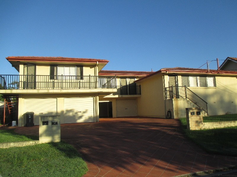 4/12 Robbies Avenue, Carina QLD 4152