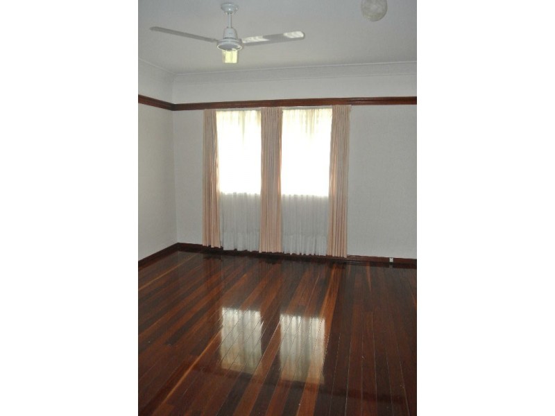 15 Arrowsmith Street, Camp Hill QLD 4152