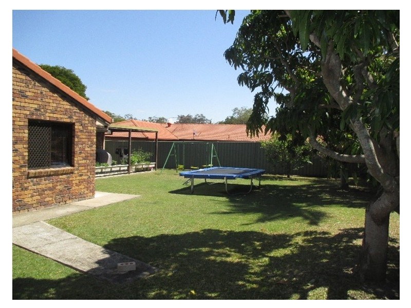 384 Winstanley Street, Carindale QLD 4152