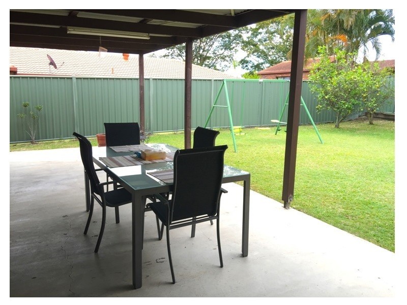 384 Winstanley Street, Carindale QLD 4152