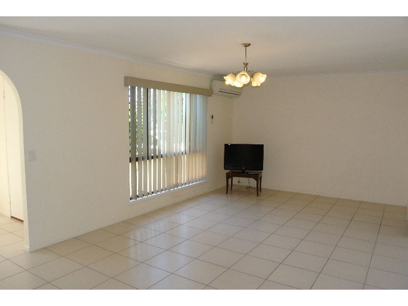 105 Bridgnorth Street, Carindale QLD 4152