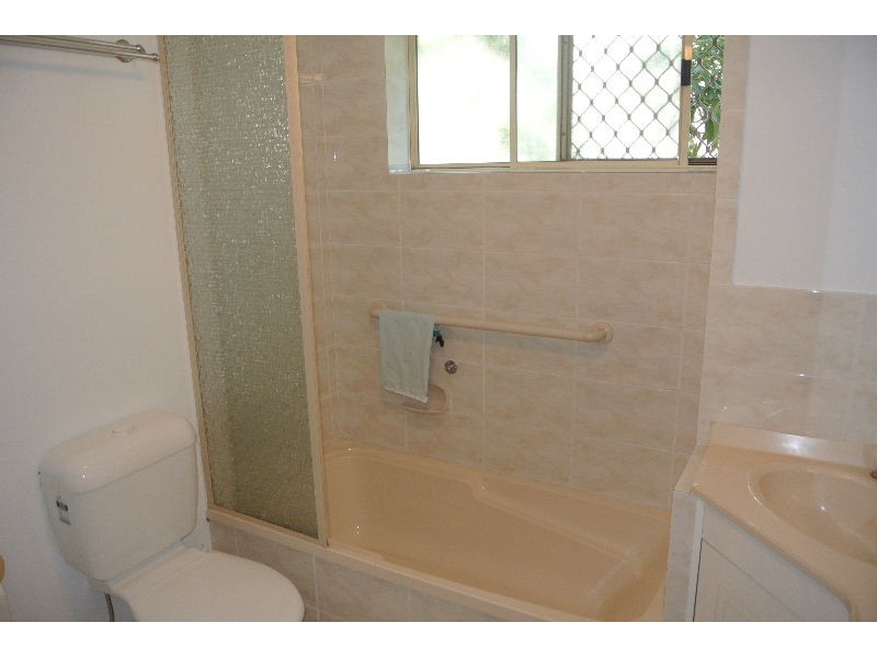 2/35 Sankey Street, Carina QLD 4152