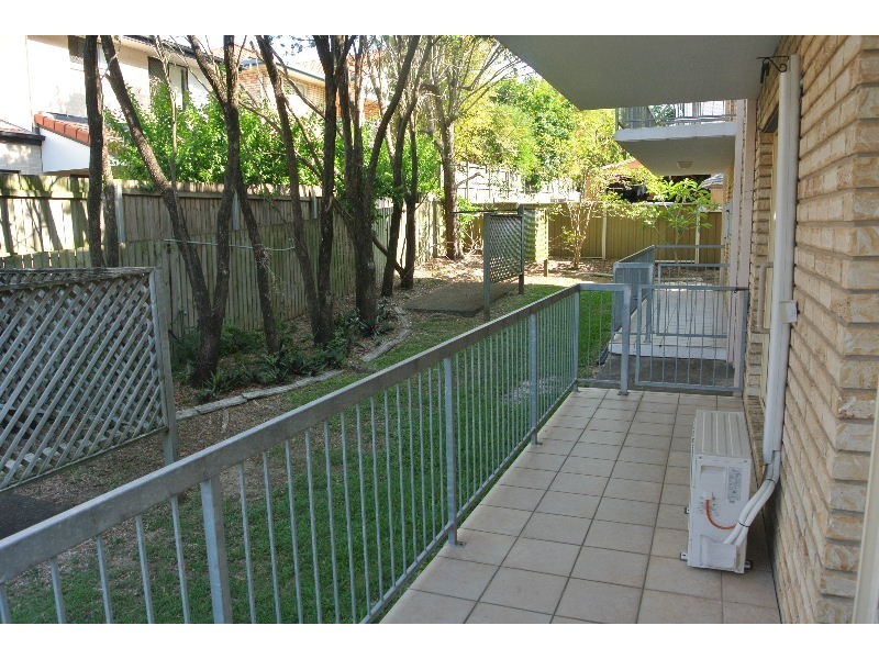 2/35 Sankey Street, Carina QLD 4152