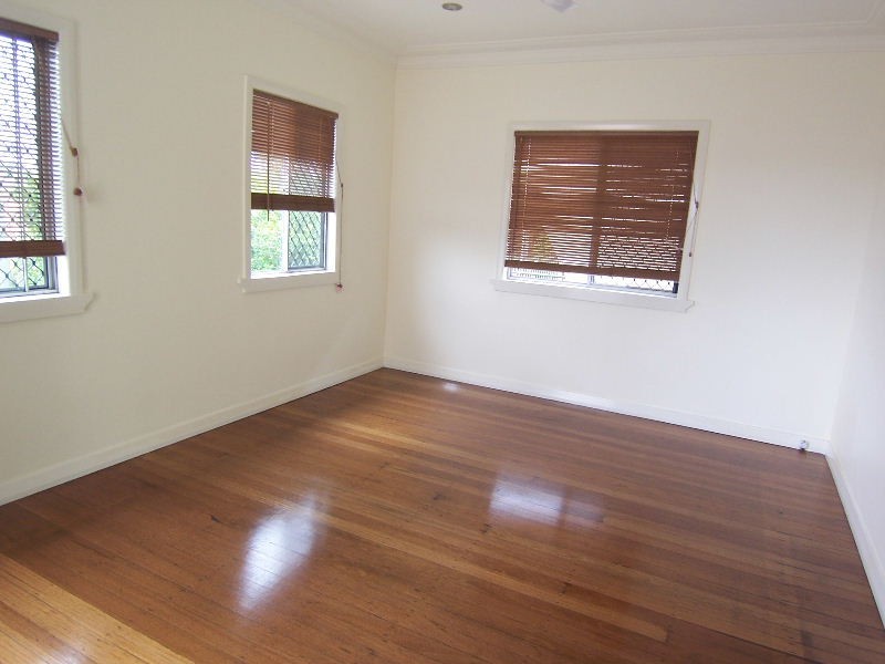 79 Raven Street, Camp Hill QLD 4152