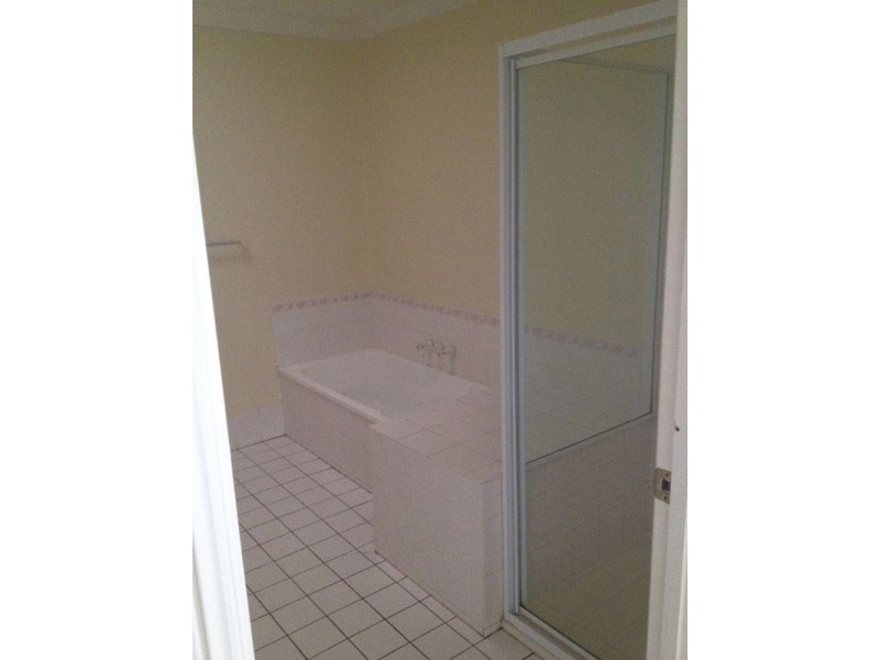 2/76 Clarendon Street, East Brisbane QLD 4169