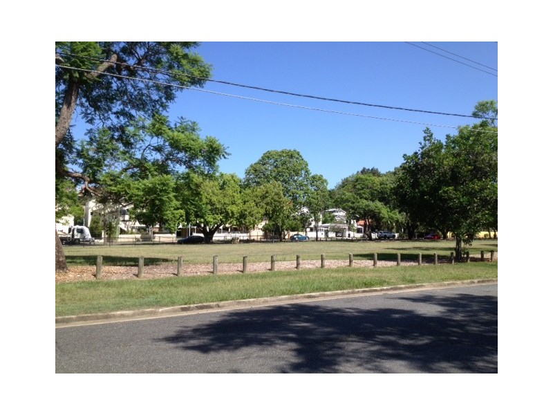 2/76 Clarendon Street, East Brisbane QLD 4169