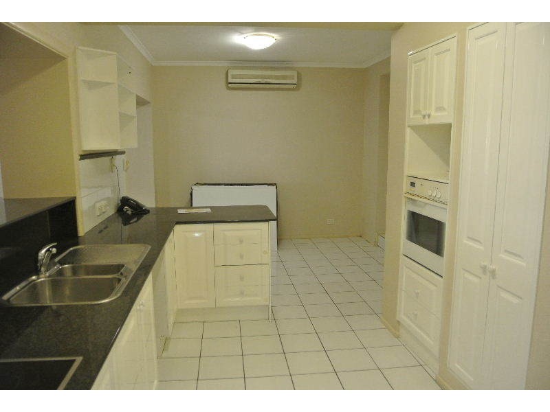 2/816 Old Cleveland Road, Carina QLD 4152