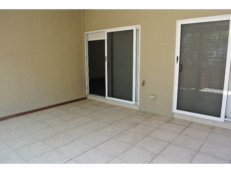 2/816 Old Cleveland Road, Carina QLD 4152