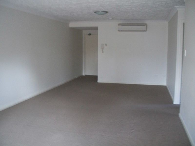 1/24 Dickenson Street, Carina QLD 4152