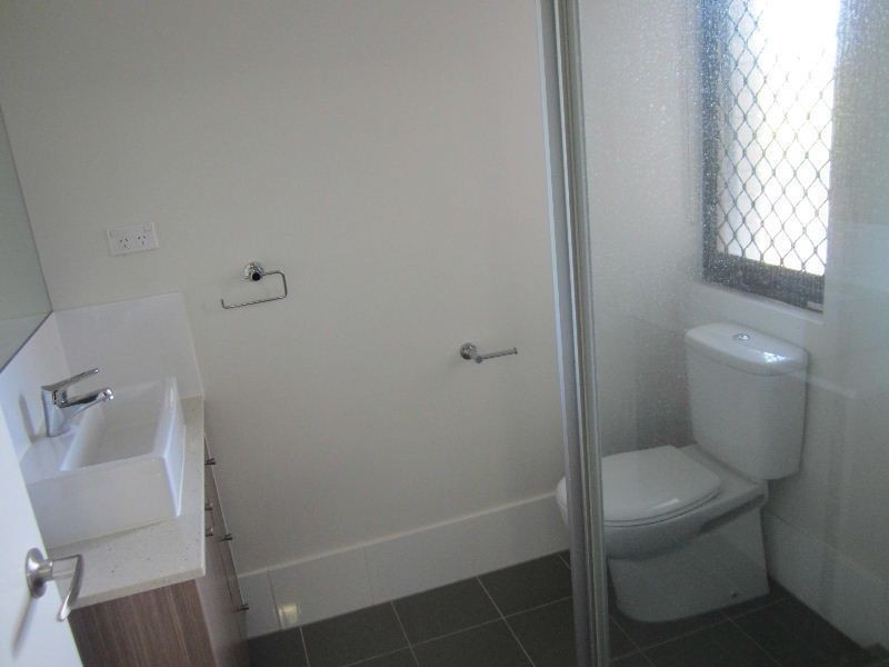 1/24 Dickenson Street, Carina QLD 4152