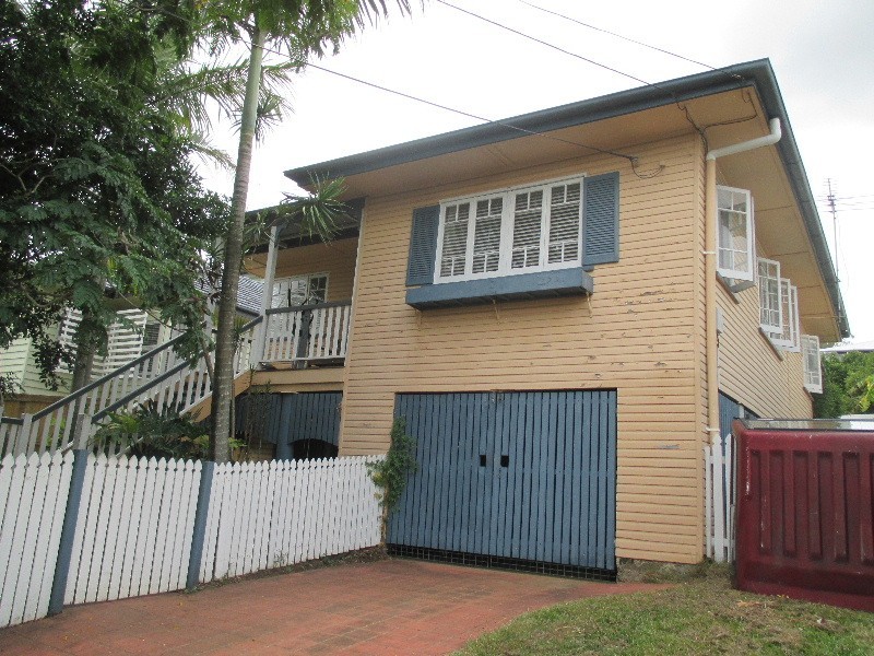 25 The Promenade, Camp Hill QLD 4152