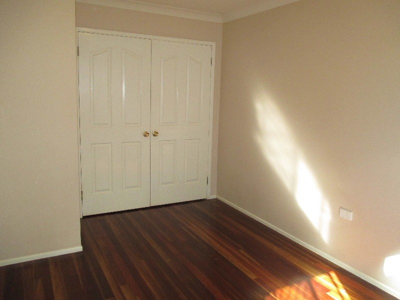 2/12 Robbies Avenue, Carina QLD 4152