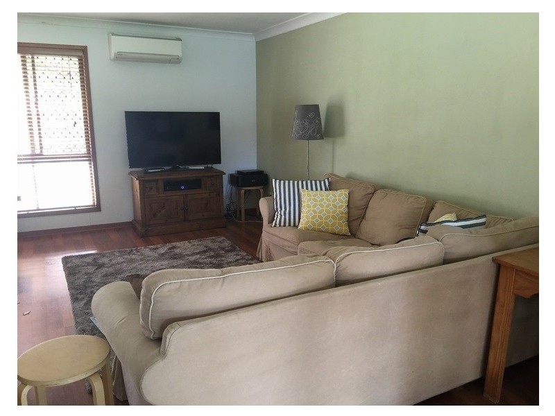 384 Winstanley Street, Carindale QLD 4152