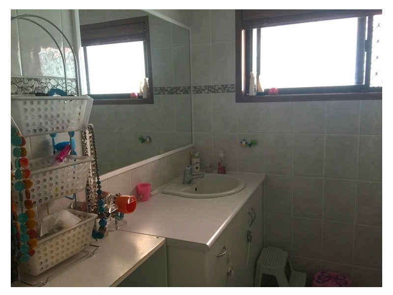 384 Winstanley Street, Carindale QLD 4152