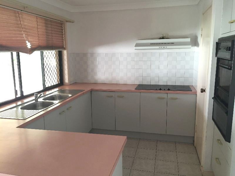 4 Baguette Street, Carina QLD 4152