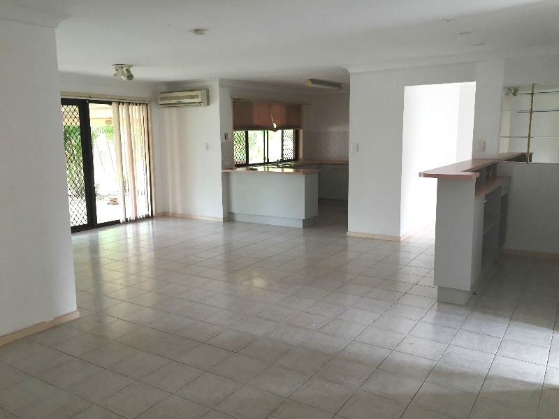 4 Baguette Street, Carina QLD 4152