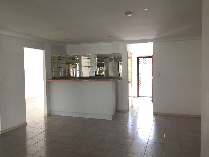 4 Baguette Street, Carina QLD 4152