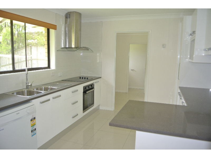 1 Nogoa Street, Carina Heights QLD 4152
