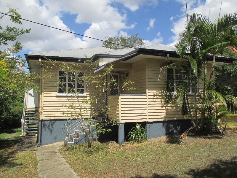 219 Stanley Road, Carina QLD 4152