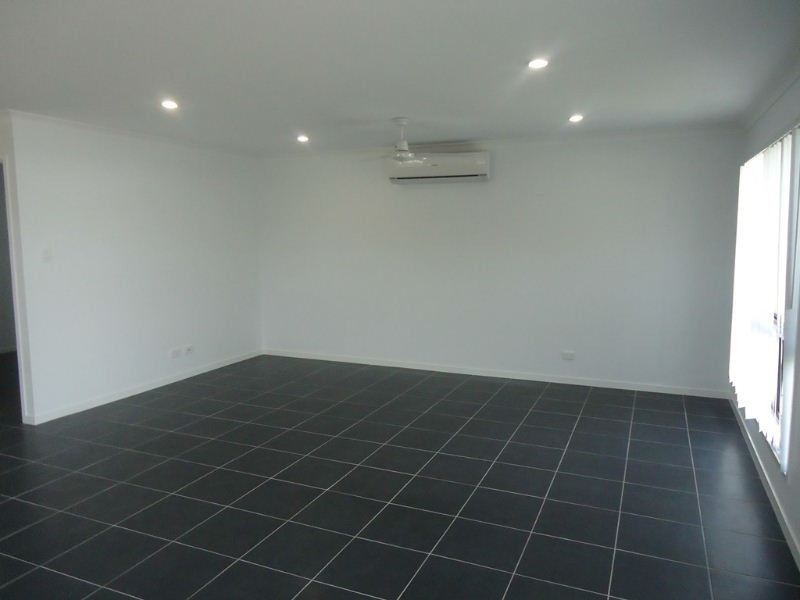 27 Ravensbourne Circuit, Waterford QLD 4133