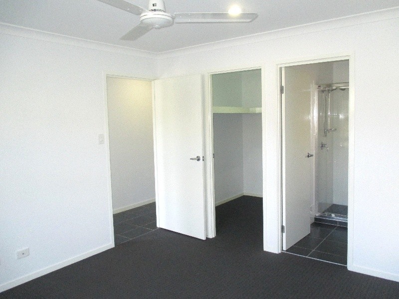 27 Ravensbourne Circuit, Waterford QLD 4133