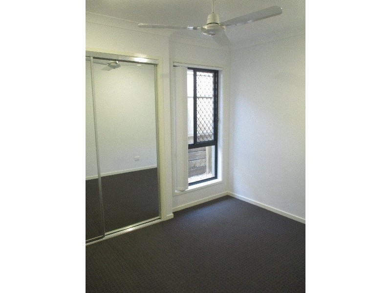 27 Ravensbourne Circuit, Waterford QLD 4133