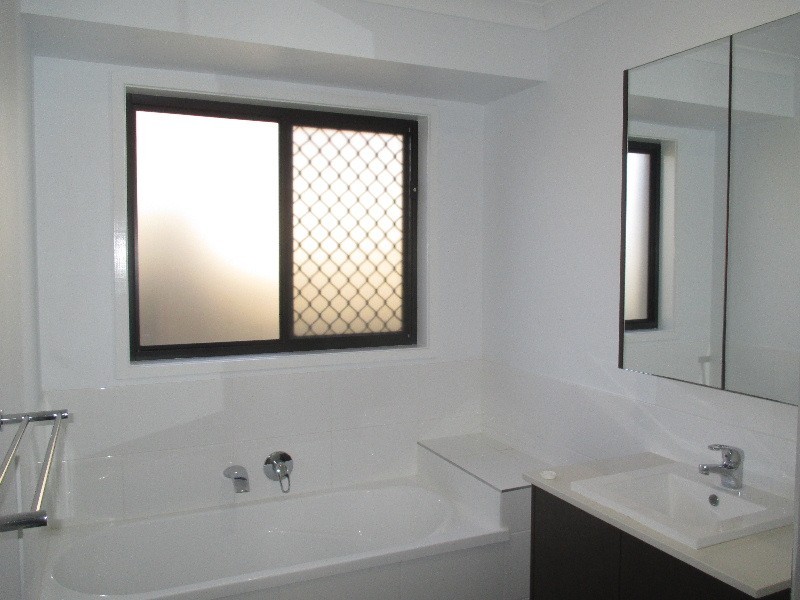 27 Ravensbourne Circuit, Waterford QLD 4133