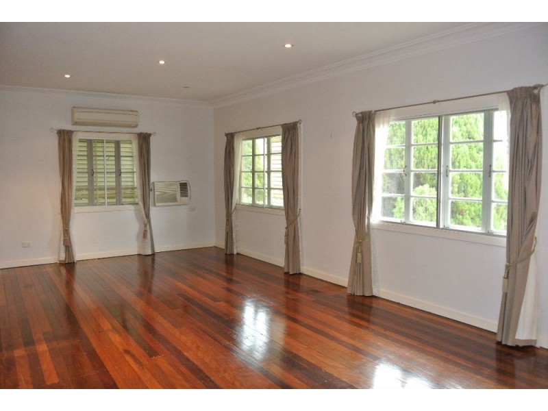 24 Sterculia Avenue, Holland Park QLD 4121