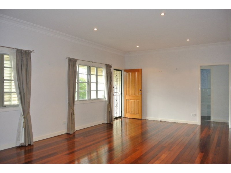 24 Sterculia Avenue, Holland Park QLD 4121