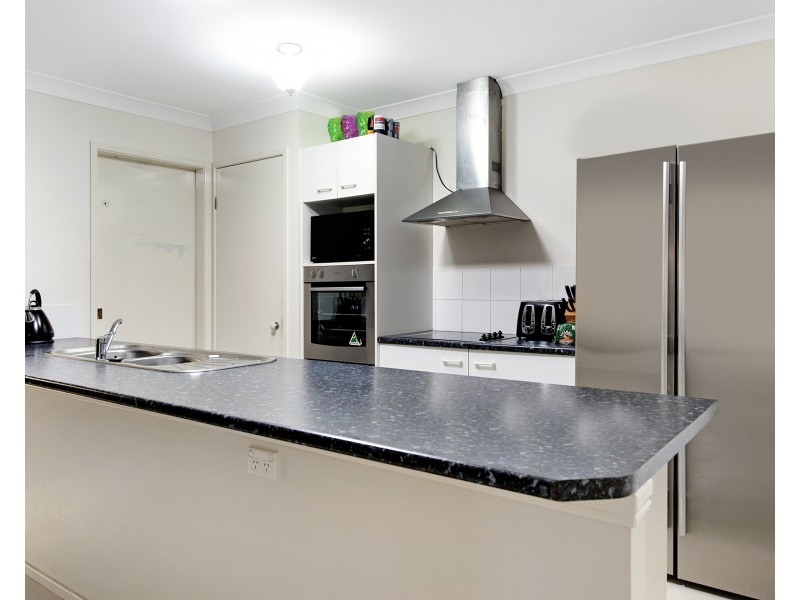 4 Templar Street, Wynnum West QLD 4178