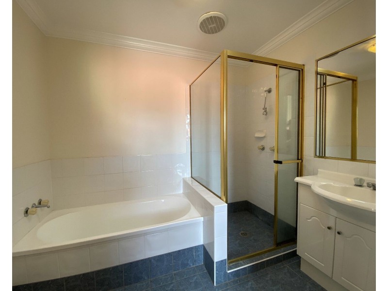 2/11 Mons Road, Carina Heights QLD 4152