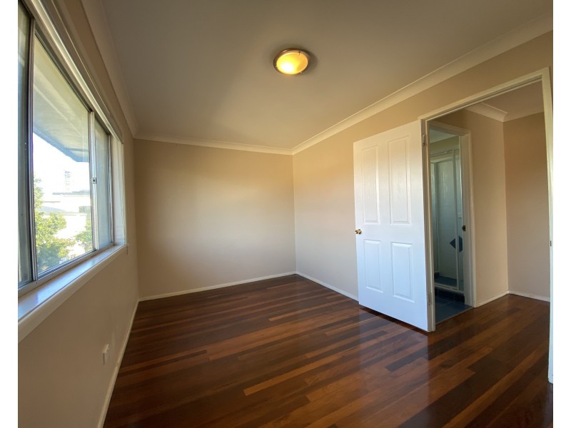 1/12 Robbies Avenue, Carina QLD 4152