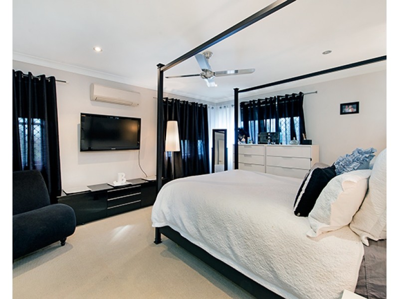 21 Araluen Street, Carindale QLD 4152