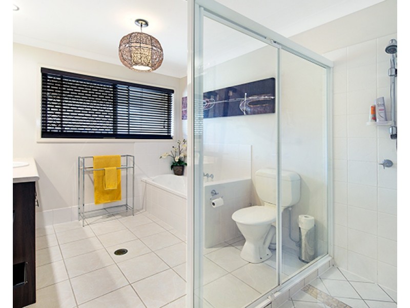 21 Araluen Street, Carindale QLD 4152