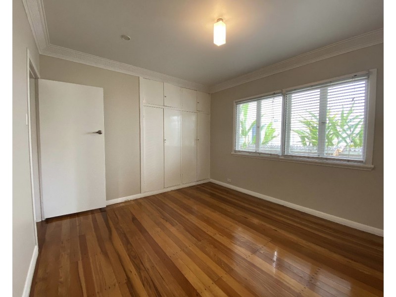 51 Watson Street, Camp Hill QLD 4152