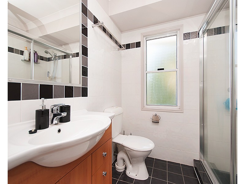 2/80 Derby Street, Coorparoo QLD 4151